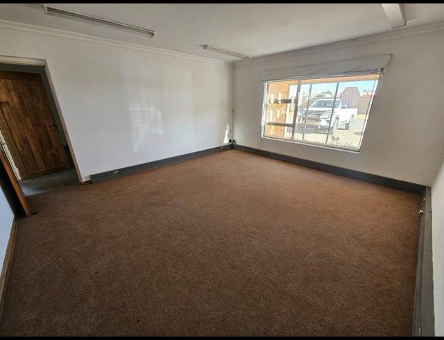 M² BUILDING FOR SALE IN VAALPARK